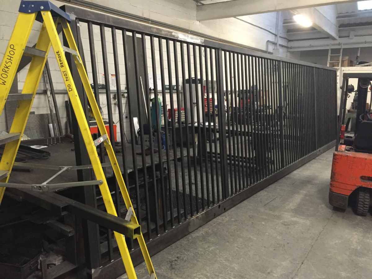 Bottom Tracked Gates - Hitec Controls